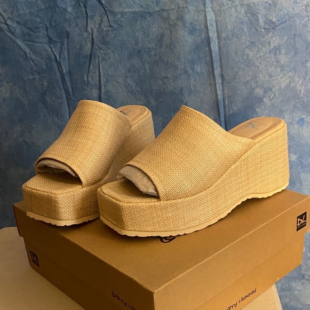 New Open Toe Tan Wedge Sandals sz 9.5, SL1-128S002